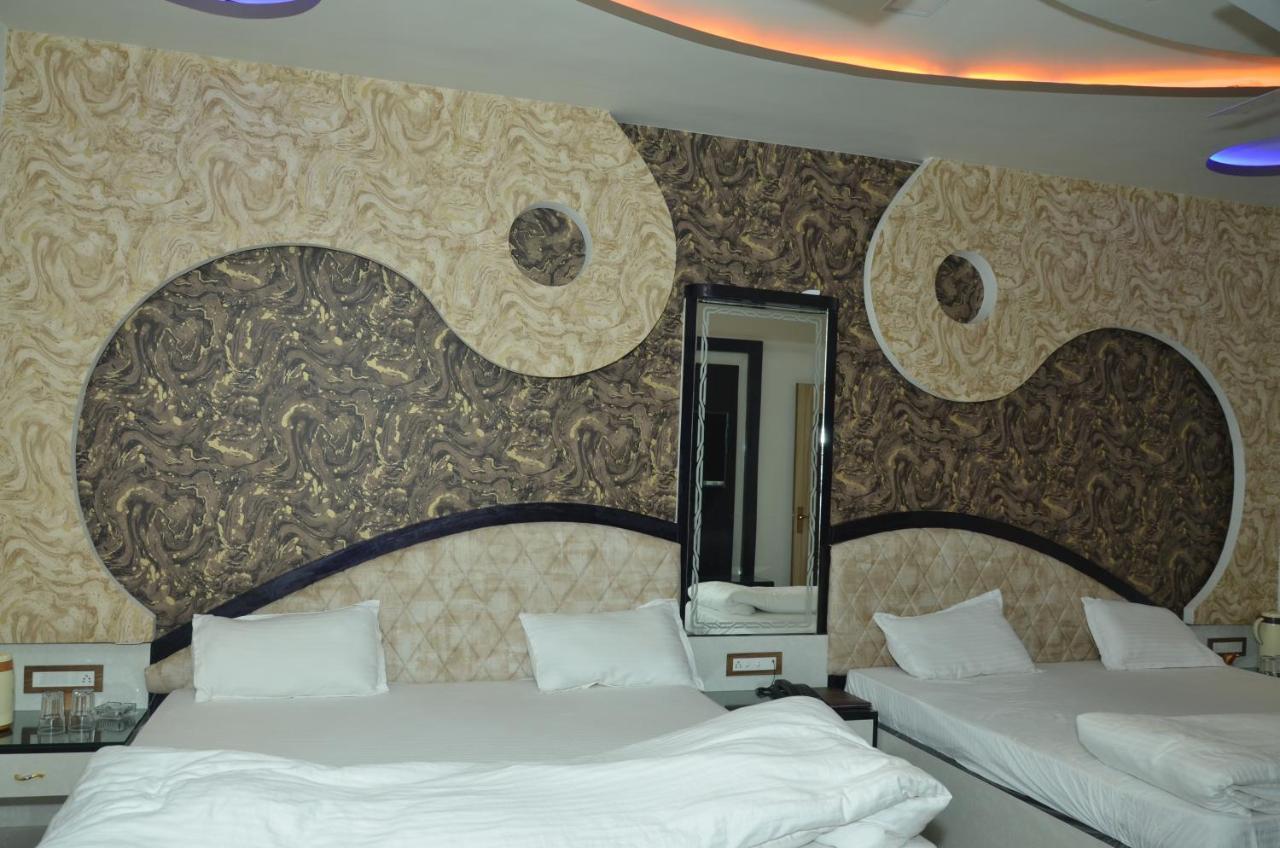 Hotel Paradise Inn Auraiya Buitenkant foto