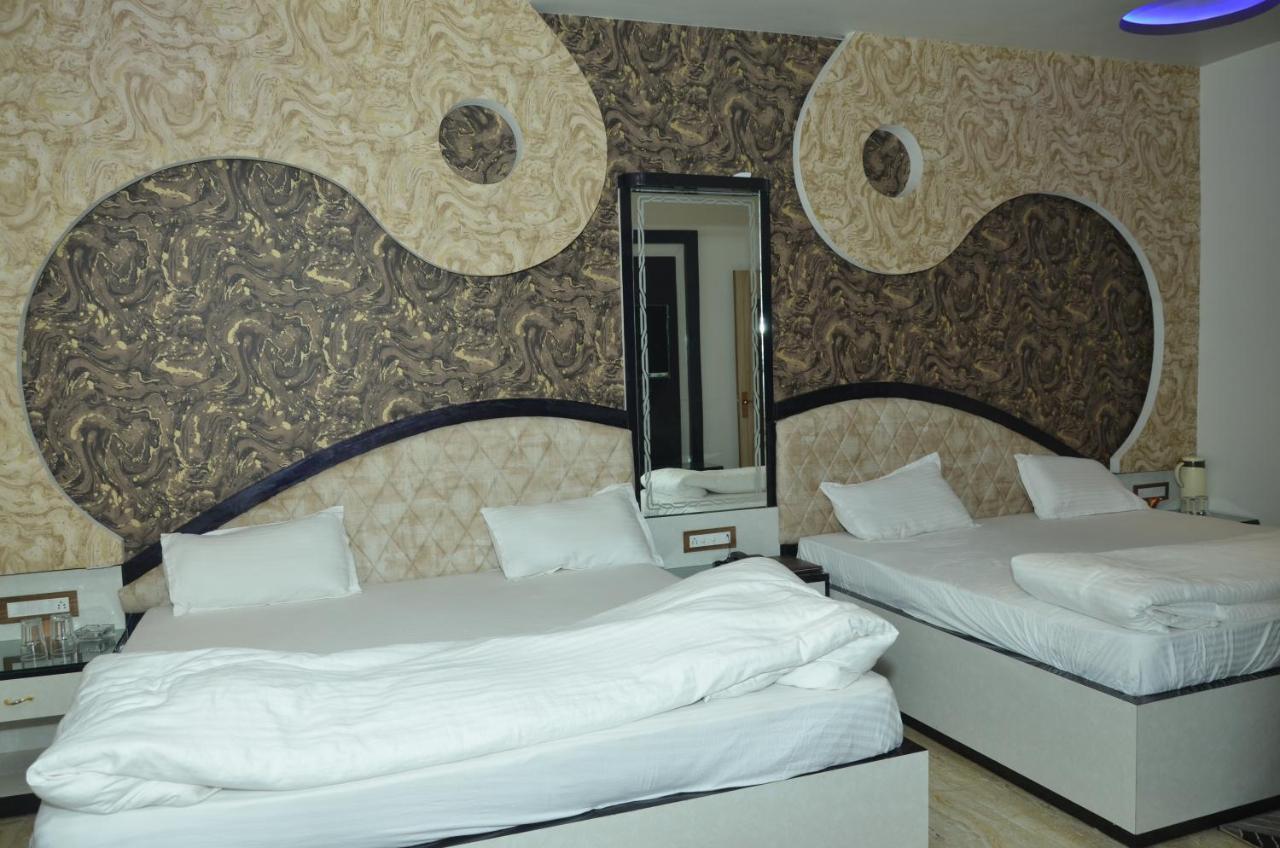 Hotel Paradise Inn Auraiya Buitenkant foto